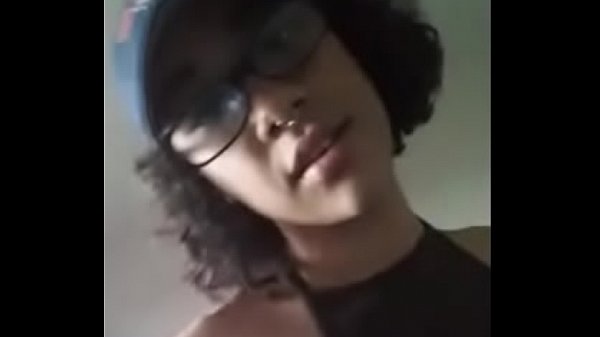 Novinha querendo leite na boquinha