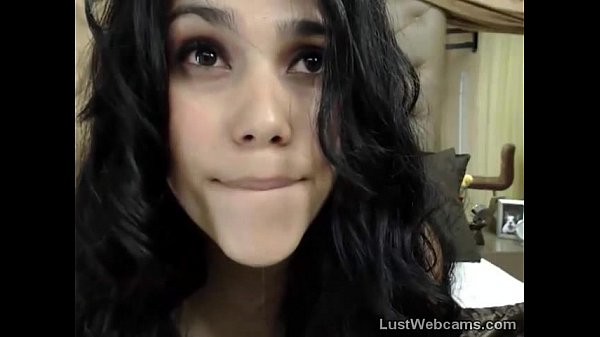 Novinha safada deixou o namorado louco de tesão e o vídeo caiu no zap