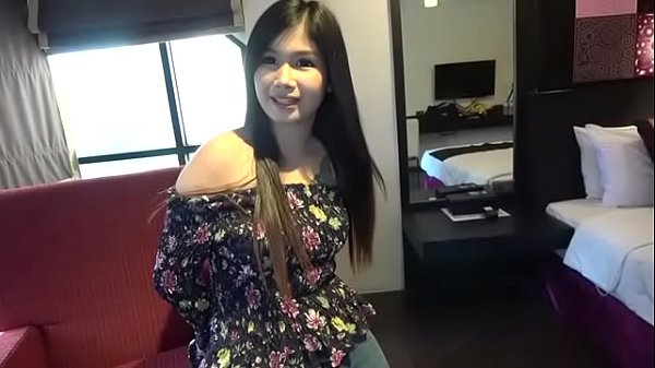 Novinha casada traindo marido com amigo dele