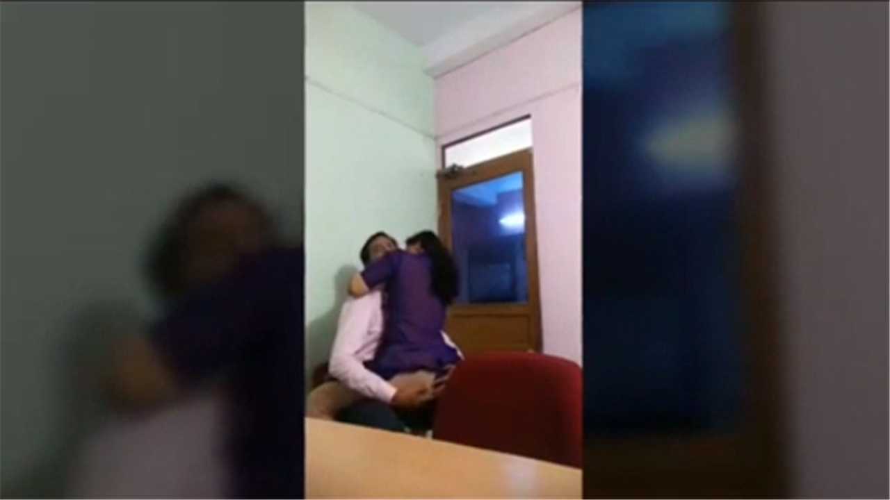 Pastor pegado a crente novinha no igreja