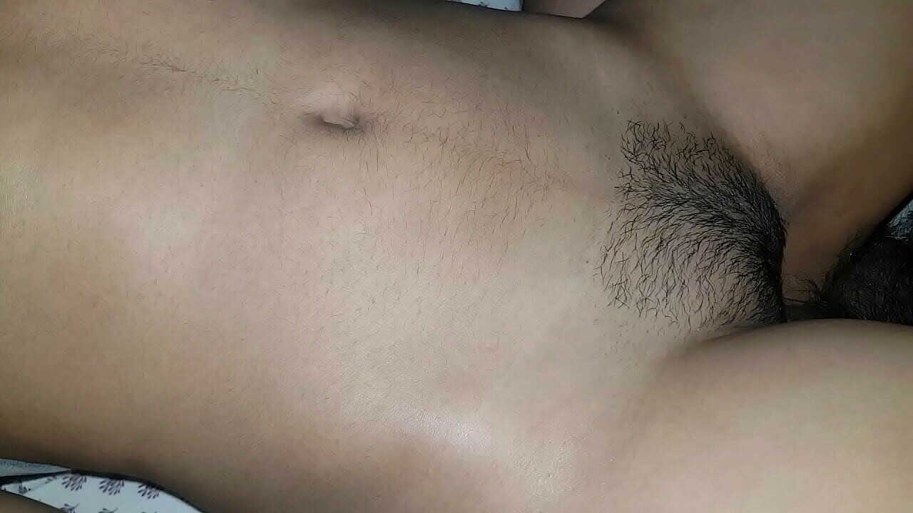 Comendo a bucetinha da morena novinha