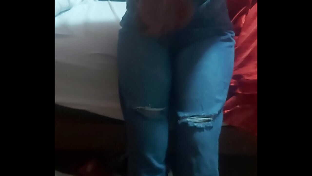 Gravou a irmã trocando de roupa