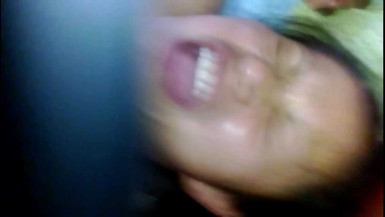 Safada gemendo muito gozando na pica