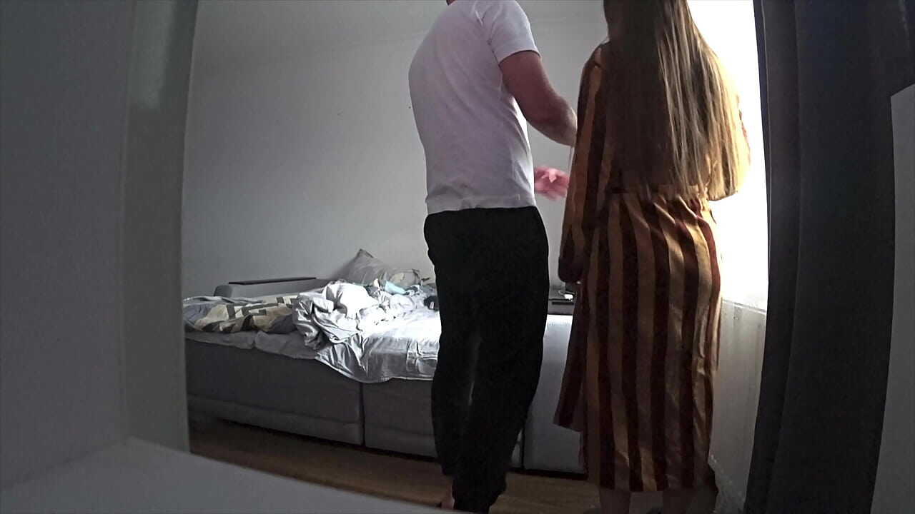 Crente casada dando para o amigo do marido